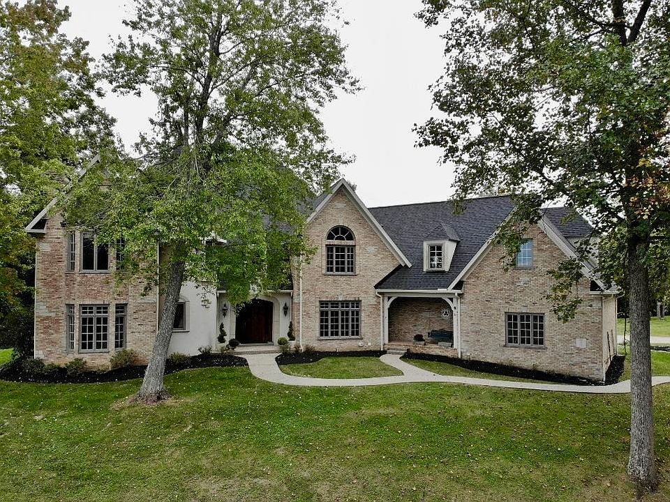 1st image of 208 Sandalwood Dr