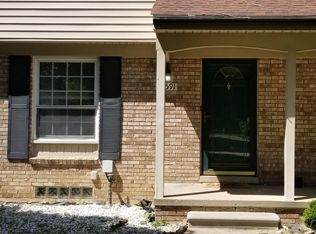 45591 Ledgewood St, Macomb, MI 48044