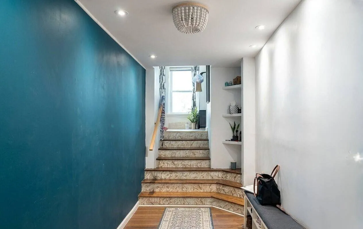 352 State St — Photo 2