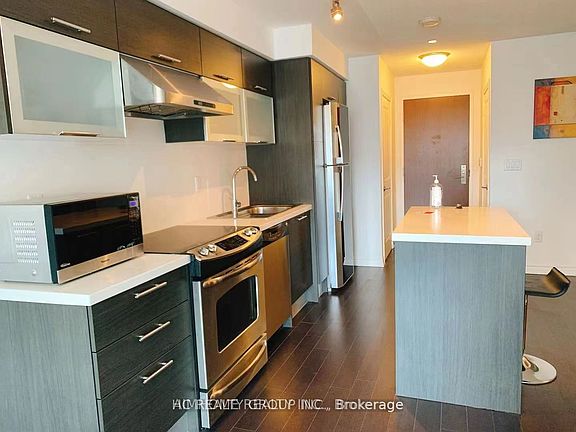 2nd image of 386 Yonge St Unit 1221