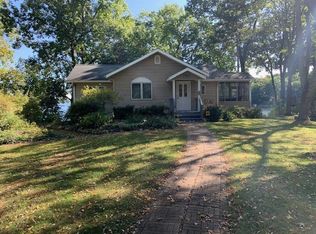 11437 Oak Dr, Delton, MI 49046