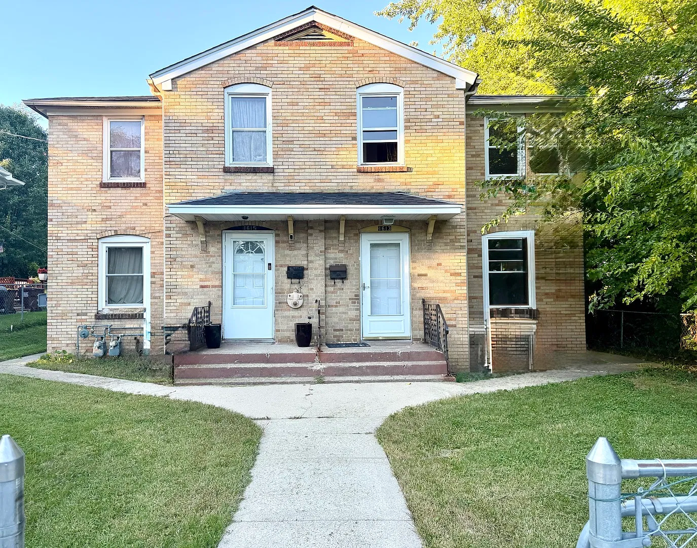 3 bed, 1200 sqft, $1,100 — Photo 1