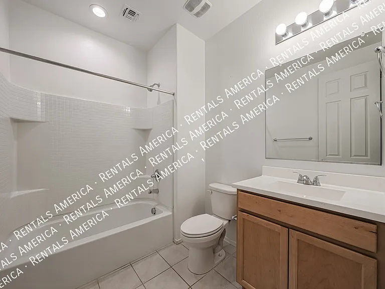 7513 W Illini St — Photo 35