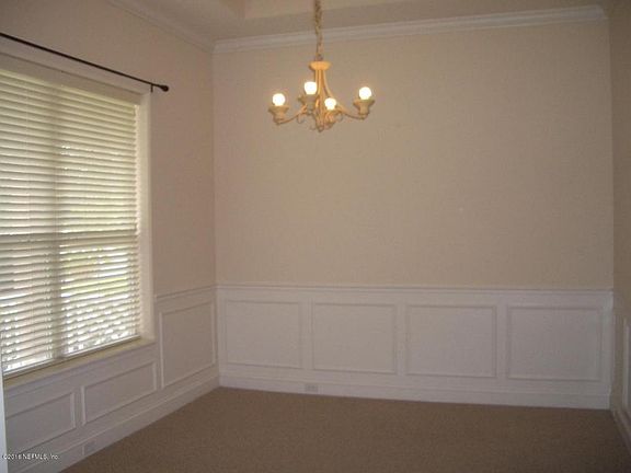 4th image of 145 W Village Dr
