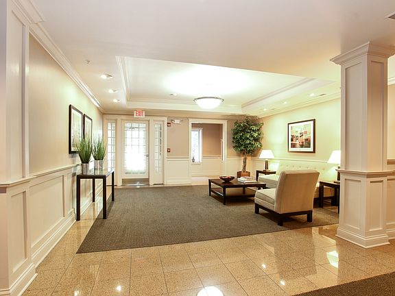 2nd image of 626 Homewood Ave APT 102