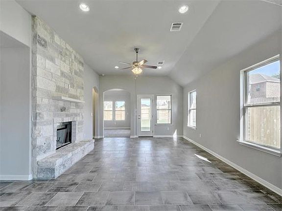 3rd image of 12116 Clackmannan Dr