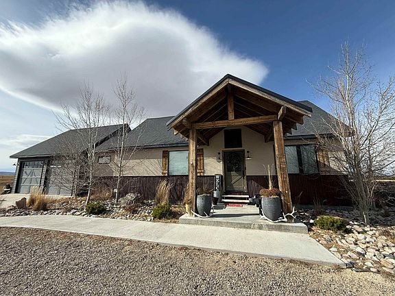 2nd image of 980 Grange Rd