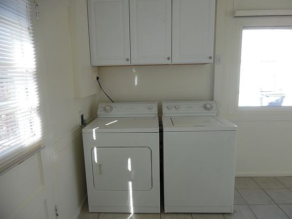 3rd image of 1995 S Knox Ct