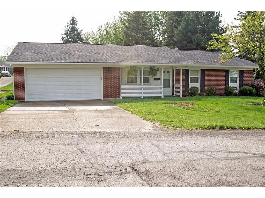 516 Hillcrest Dr photo 1