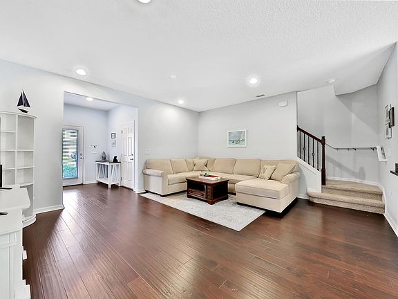 3rd image of 7022 Beauhaven Ct