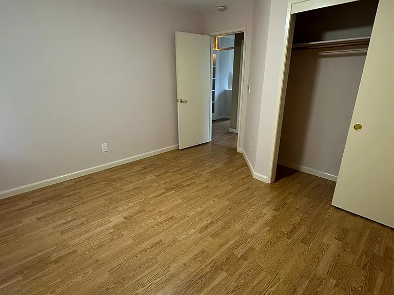 813 E Mockingbird Ln — Photo 16