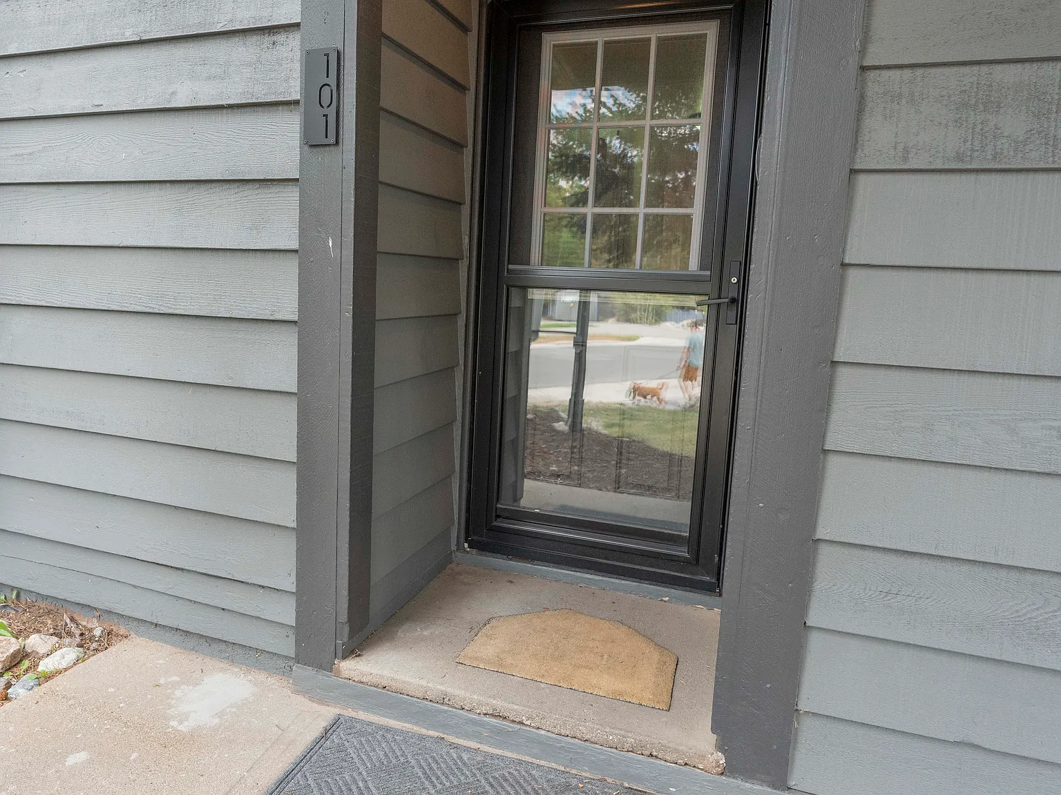 3 bed, 1817 sqft, $5,500 — Photo 1