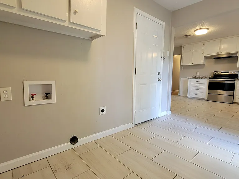 4804 Sabelle Ln — Photo 10