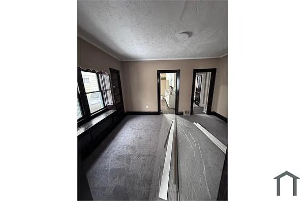 Building Photo - 4159 E 146th St #1