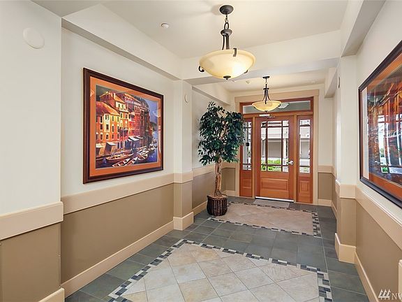 2nd image of 23925 NE 115th Ln Unit 303