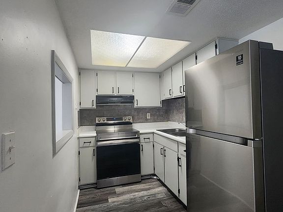4th image of 1140-1142 S Ridgewood Ave #1140-218
