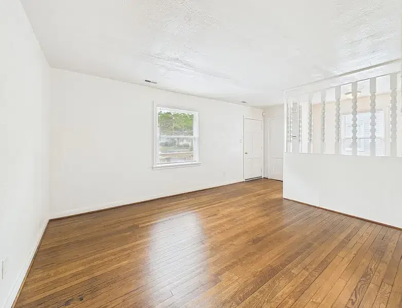 3 bed, 864 sqft, $1,872 — Photo 4