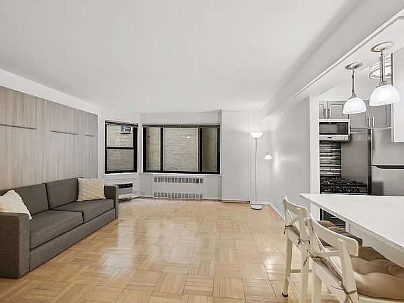 2nd image of 200 E 36th St APT 3J