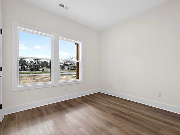 5th image of 506 Morgan Dr