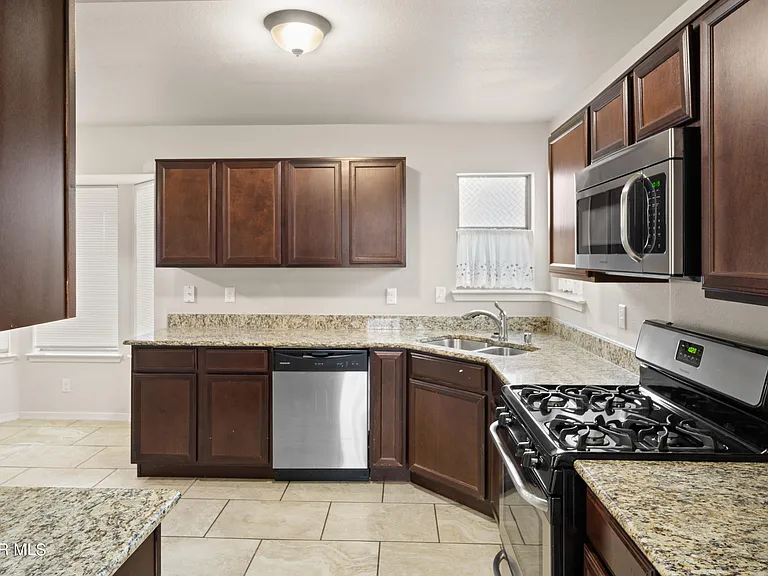 14432 Russell Borea Ave — Photo 6