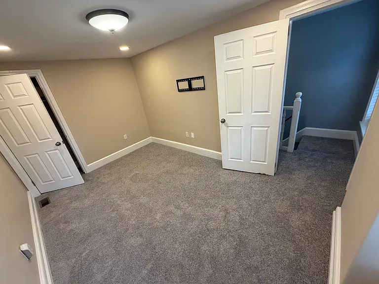 726 E Hector St — Photo 20