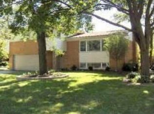 1316 Oxford Rd, Deerfield, IL 60015