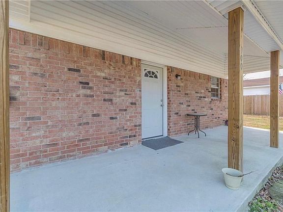 Large, covered porch!