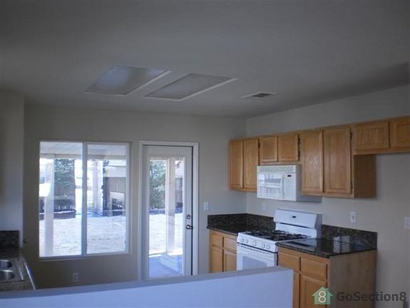 3rd image of 15359 Ross Dr