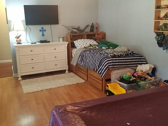 5th image of 6364 Park Ave