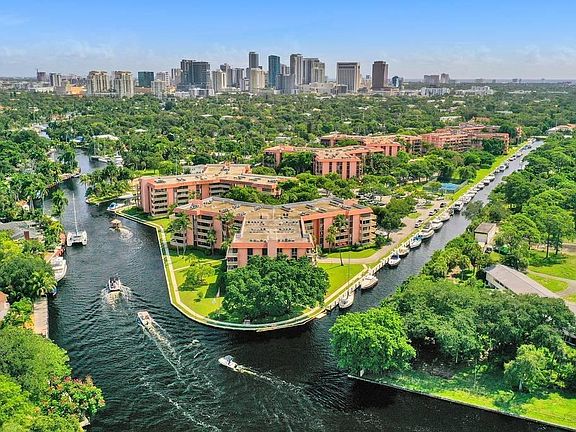 2nd image of 1000 River Reach Dr APT 124