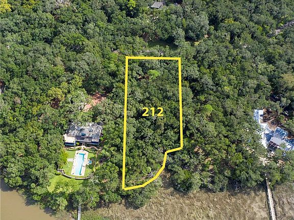 4th image of 410 Pikes Bluff Dr