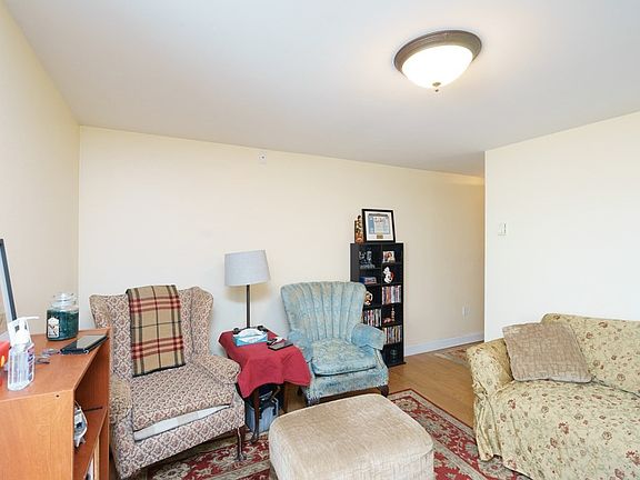 4th image of 61 Western Ave APT 1