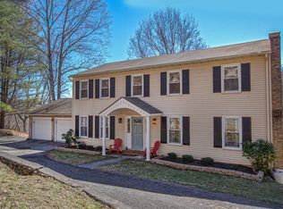 7019 Crown Rd, Roanoke, VA 24018