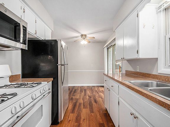5th image of 3476 Bluebird Ave SW