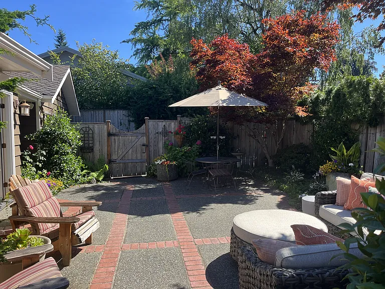 954 88th Ave NE — Photo 5