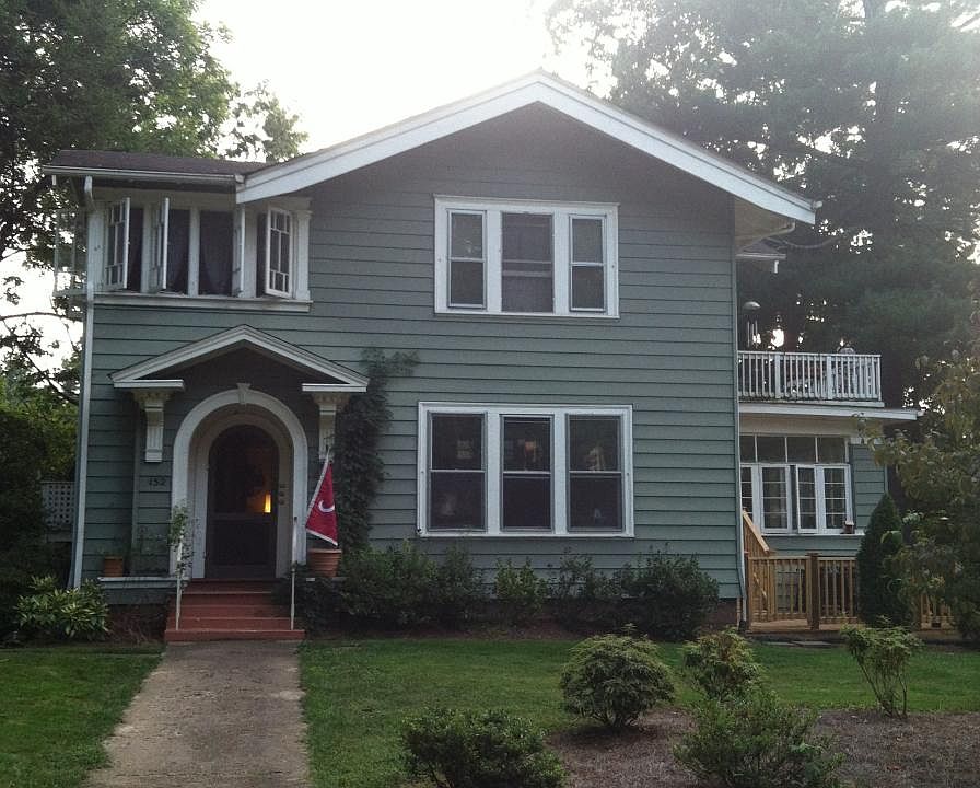 Front of house in Prime Location!