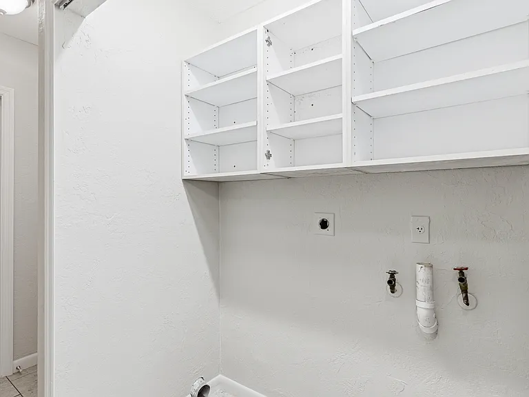 7302 Santa Clara Blvd — Photo 12