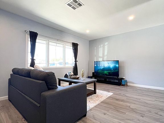 2nd image of 2526 Strawberry Ln