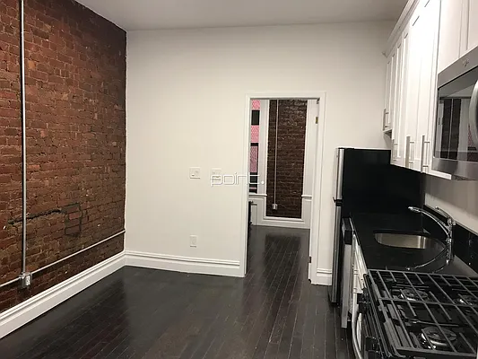 Rented by Point NYC | media 10