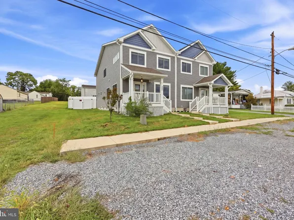 305 E 11th Ave, Ranson, WV 25438