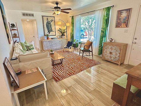 4th image of 413 W Caron St