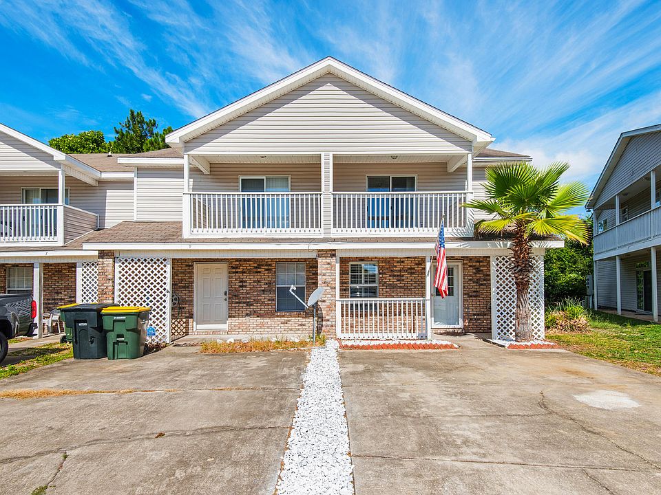 1st image of 11 Chatelaine Cir SE