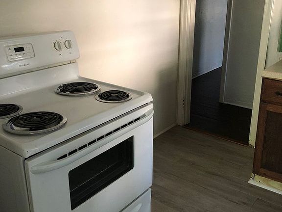 4th image of 1229 E 54th St