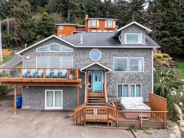 1946 NE 69th St, Lincoln City, OR 97367