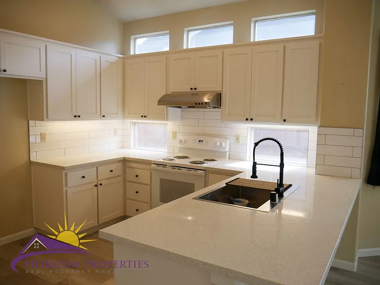 9472 Clementine Way — Photo 6
