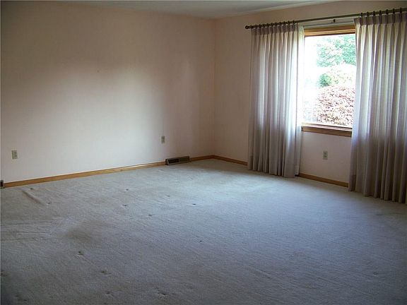 2nd image of 2750 W 31st St