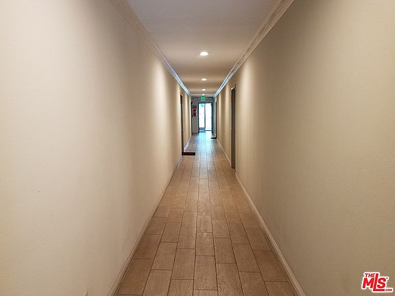 3rd image of 709 S Kingsley Dr