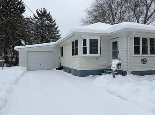 106 N Reinberg Ave, Scottville, MI 49454