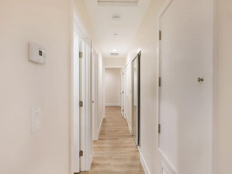 1731 S Burlington Ave #1/2 — Photo 18