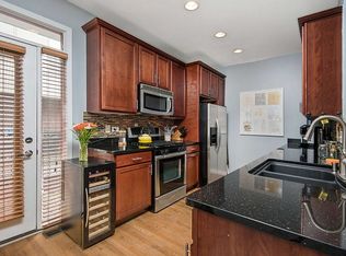 1240 W Monroe St UNIT 5, Chicago, IL 60607